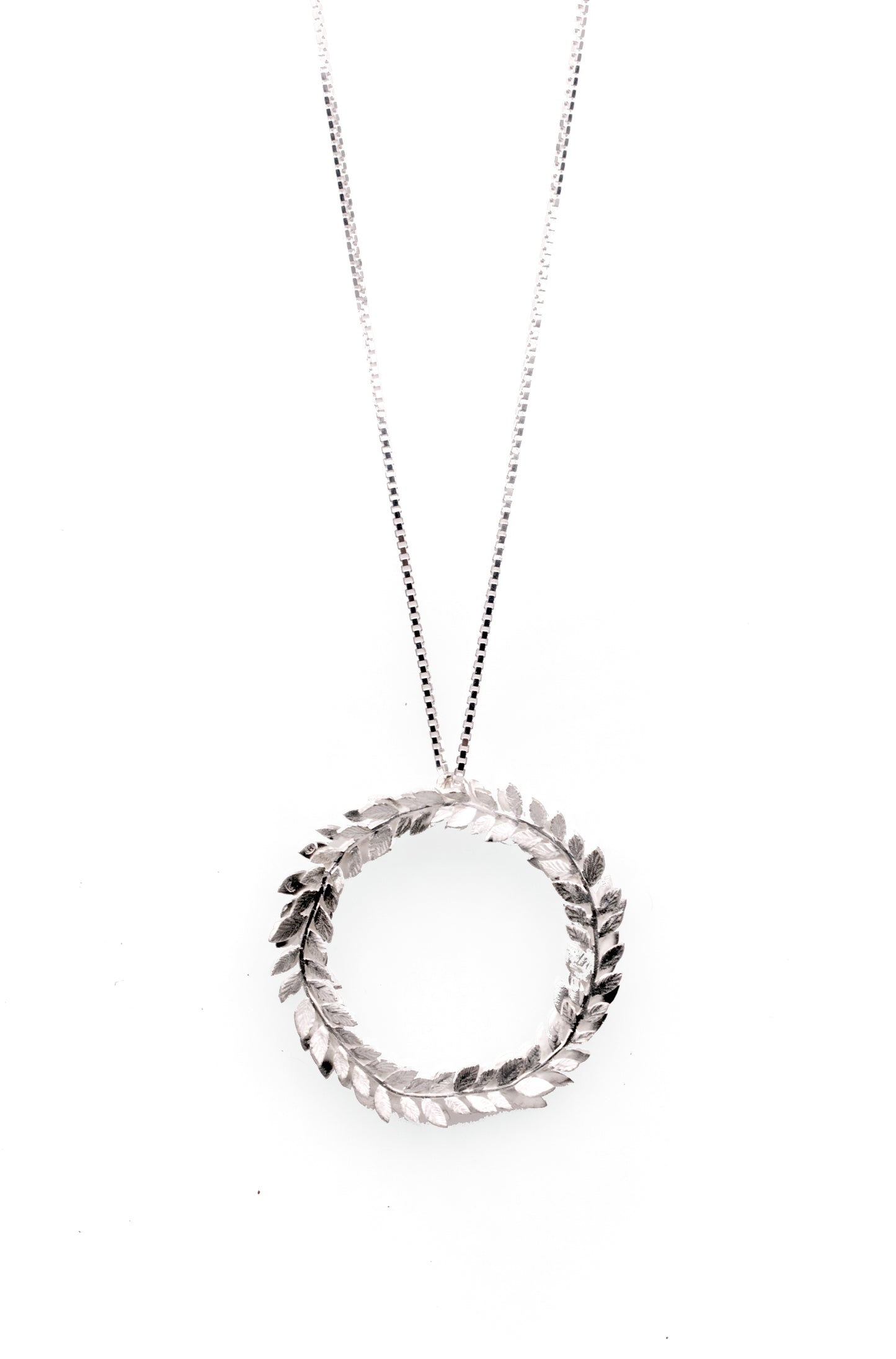 Foliage wreath necklace