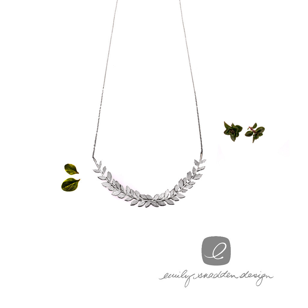 Foliage stem pendant (double)