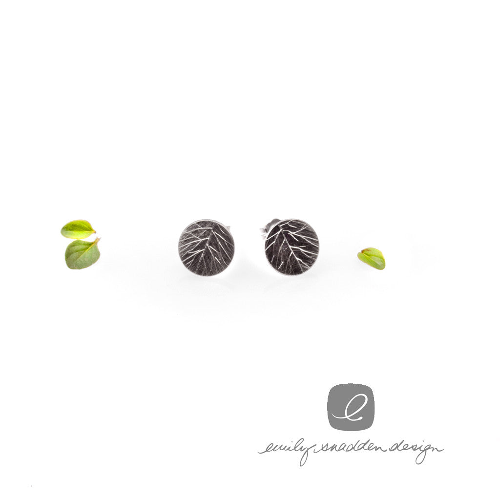Leaf vein studs