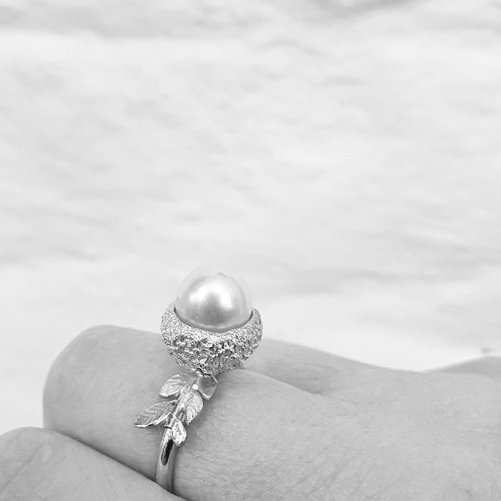 Acorn cup ring with Fresh Water Pearl