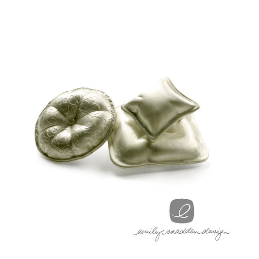 Pillow brooches