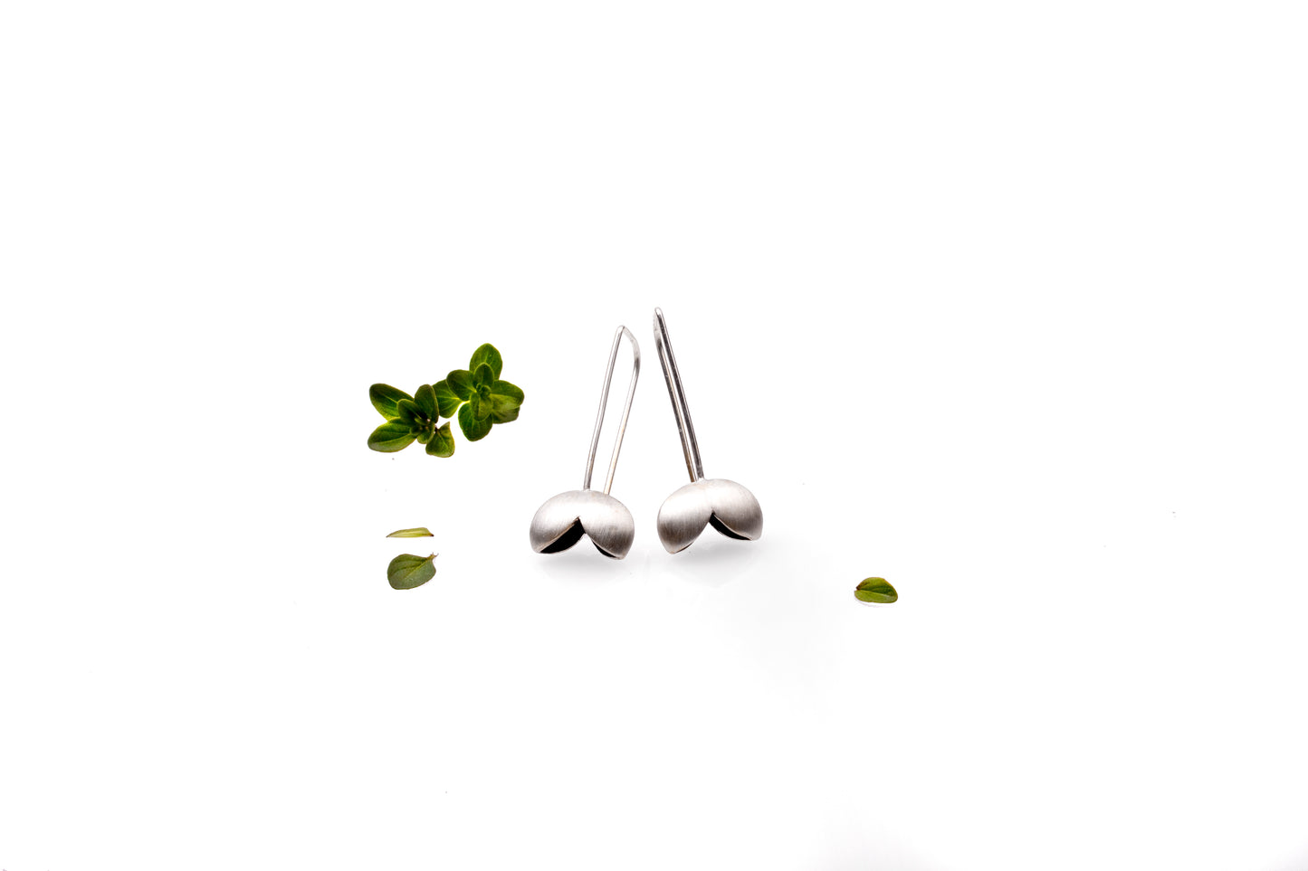 Double open pod hooks